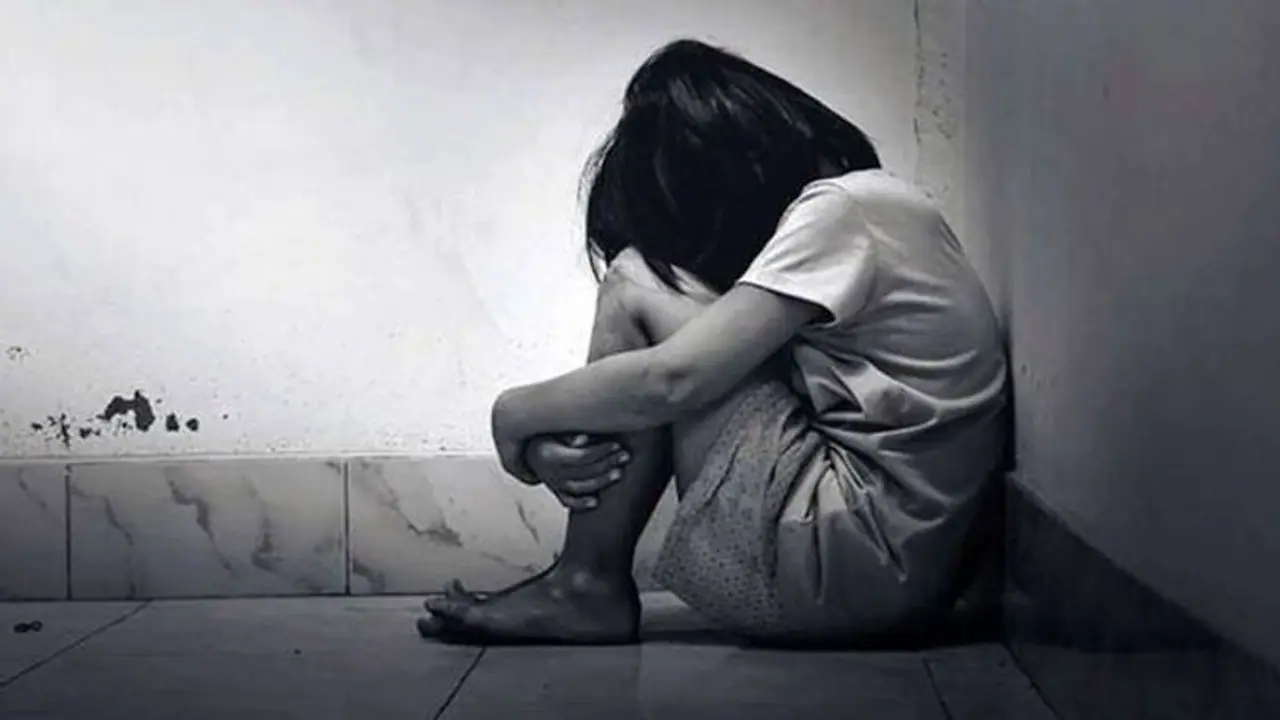 இப்படியொரு அம்மாவா! காதலனுடன் ஓடிய தாய்.. 9 வயது சிறுவனின் சோக கதை..!! இப்படியொரு அம்மாவா! காதலனுடன் ஓடிய தாய்.. 9 வயது சிறுவனின் சோக கதை..!!