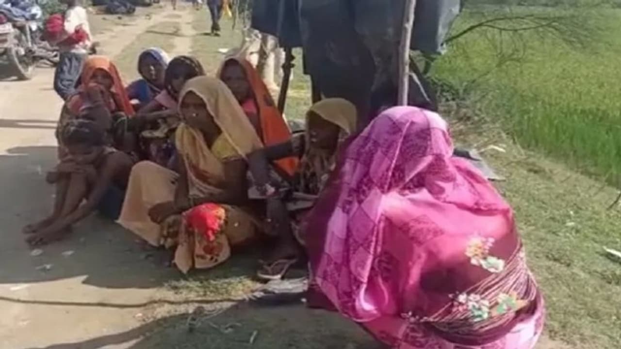 बाढ़ भी नहीं तोड़ सकी सुहागिन महिलाओं कौ हौसला, बांध पर करवाचौथ की पूजा कर करेंगी पति की लम्बी उम्र की कामना बाढ़ भी नहीं तोड़ सकी सुहागिन महिलाओं कौ हौसला, बांध पर करवाचौथ की पूजा कर करेंगी पति की लम्बी उम्र की कामना