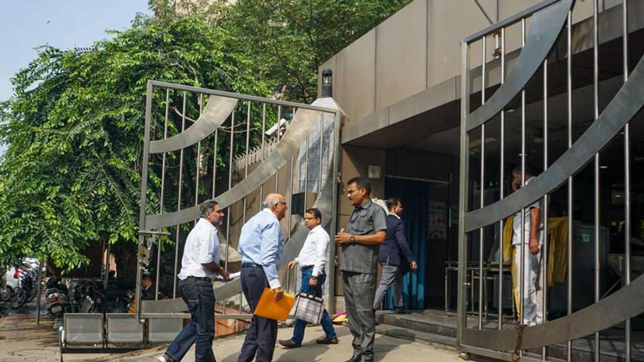 Delhi Excise policy: मनी लॉन्ड्रिंग मामले में ED की दिल्ली में फिर 25 जगहों पर छापेमारी