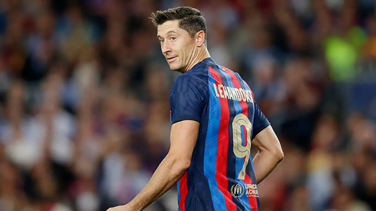 Hansi Flick says Robert Lewandowski is the best central striker in the world for the last 10 years