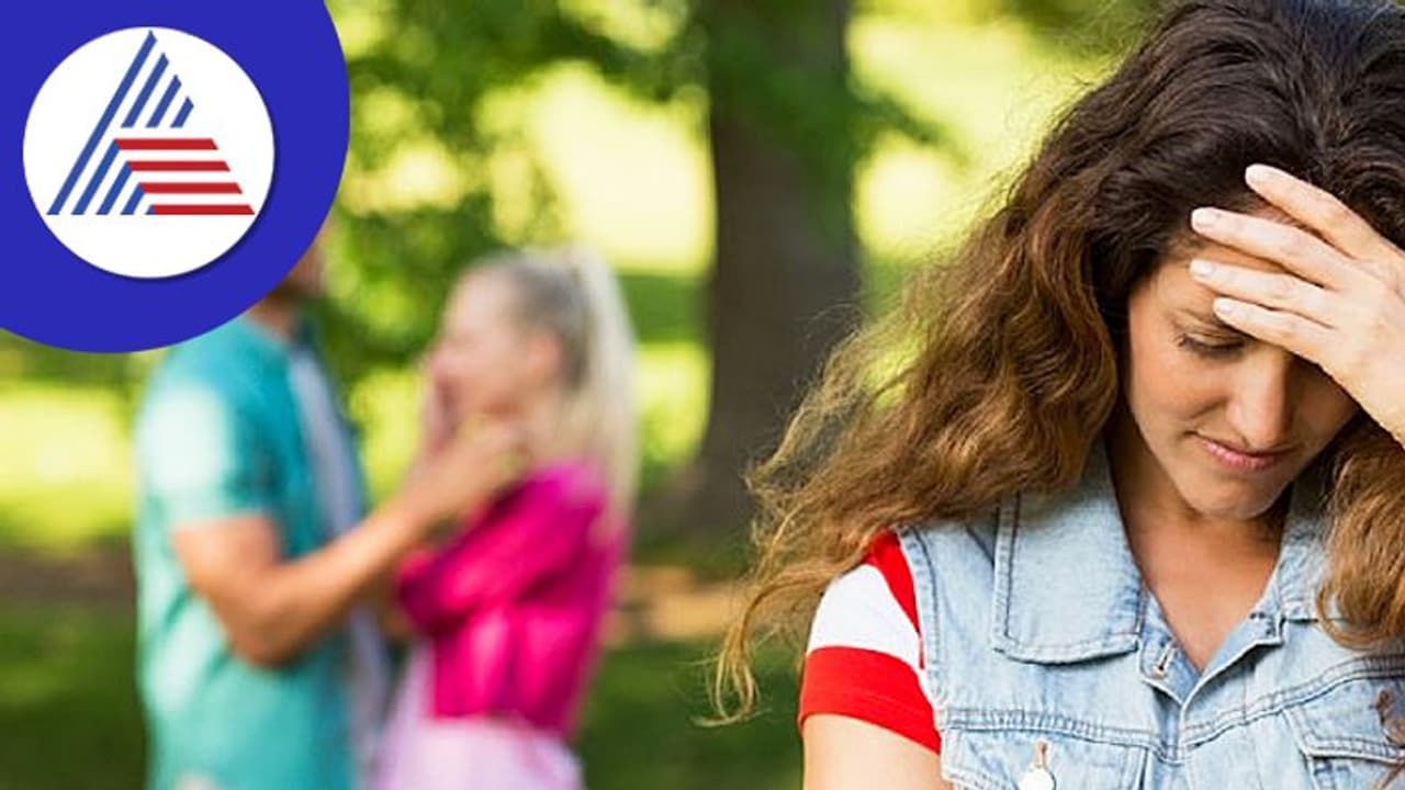 ಮದುವೆಯಾಗುವ ಹುಡುಗ ಇನ್ನೊಬ್ಬಳ ಜೊತೆ ಸಿಕ್ಕಿಬಿದ್ದರೆ! ಮದುವೆಯಾಗುವ ಹುಡುಗ ಇನ್ನೊಬ್ಬಳ ಜೊತೆ ಸಿಕ್ಕಿಬಿದ್ದರೆ!