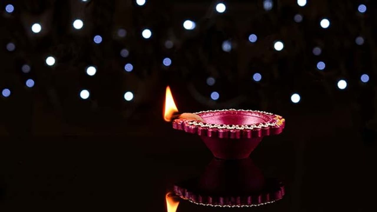 Diwali 2022: क्यों मनाते हैं दीपावली? श्रीराम का अयोध्या लौटना ही नहीं, ये 4 कारण भी हैं खास Diwali 2022: क्यों मनाते हैं दीपावली? श्रीराम का अयोध्या लौटना ही नहीं, ये 4 कारण भी हैं खास