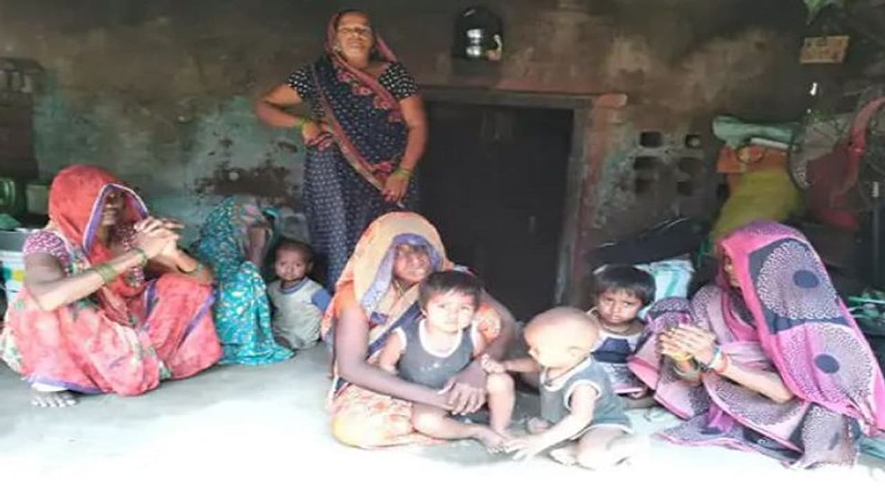 फिरोजाबाद: बारिश से फसल खराब हुई तो किसान ने किया सुसाइड, हजारों रुपए का कर्ज लेकर बोया था धान और बाजरा फिरोजाबाद: बारिश से फसल खराब हुई तो किसान ने किया सुसाइड, हजारों रुपए का कर्ज लेकर बोया था धान और बाजरा