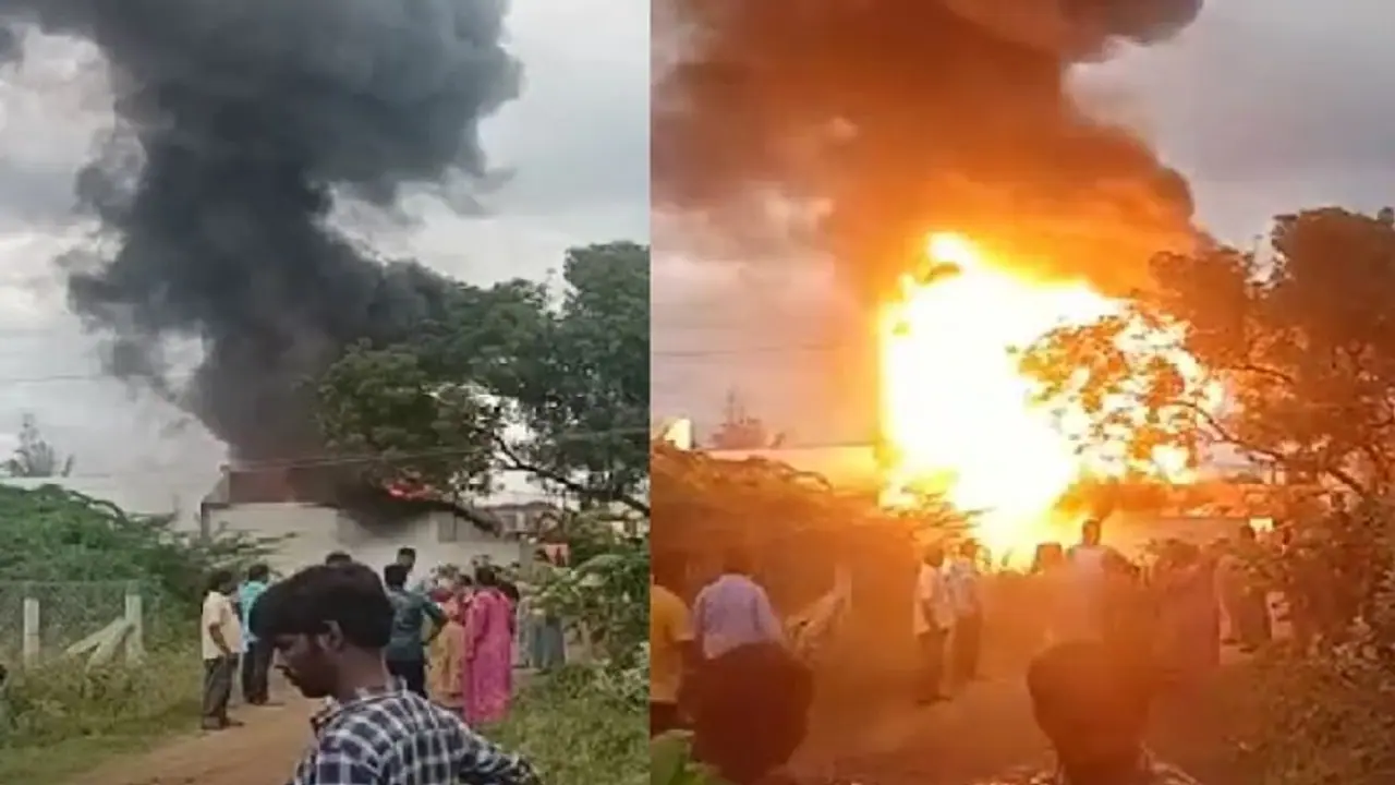 கோவையில் இரசாயன தொழிற்சாலையில் பயங்கர தீ விபத்து… நெஞ்சை பதறவைக்கும் வீடியோ!! கோவையில் இரசாயன தொழிற்சாலையில் பயங்கர தீ விபத்து… நெஞ்சை பதறவைக்கும் வீடியோ!!