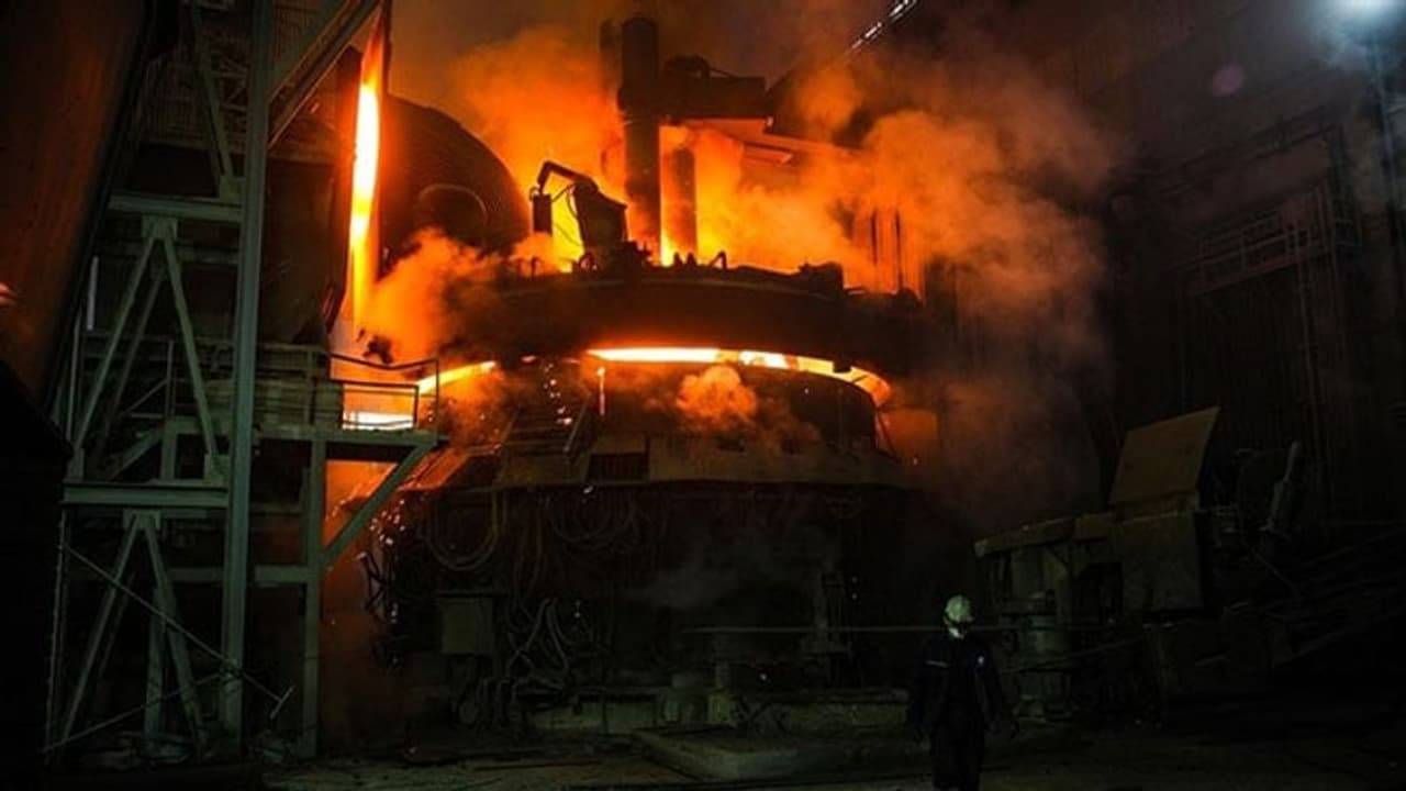 మహారాష్ట్రలో భారీ పేలుడు.. ముగ్గురు మృతి.. పలువురికి గాయాలు మహారాష్ట్రలో భారీ పేలుడు.. ముగ్గురు మృతి.. పలువురికి గాయాలు