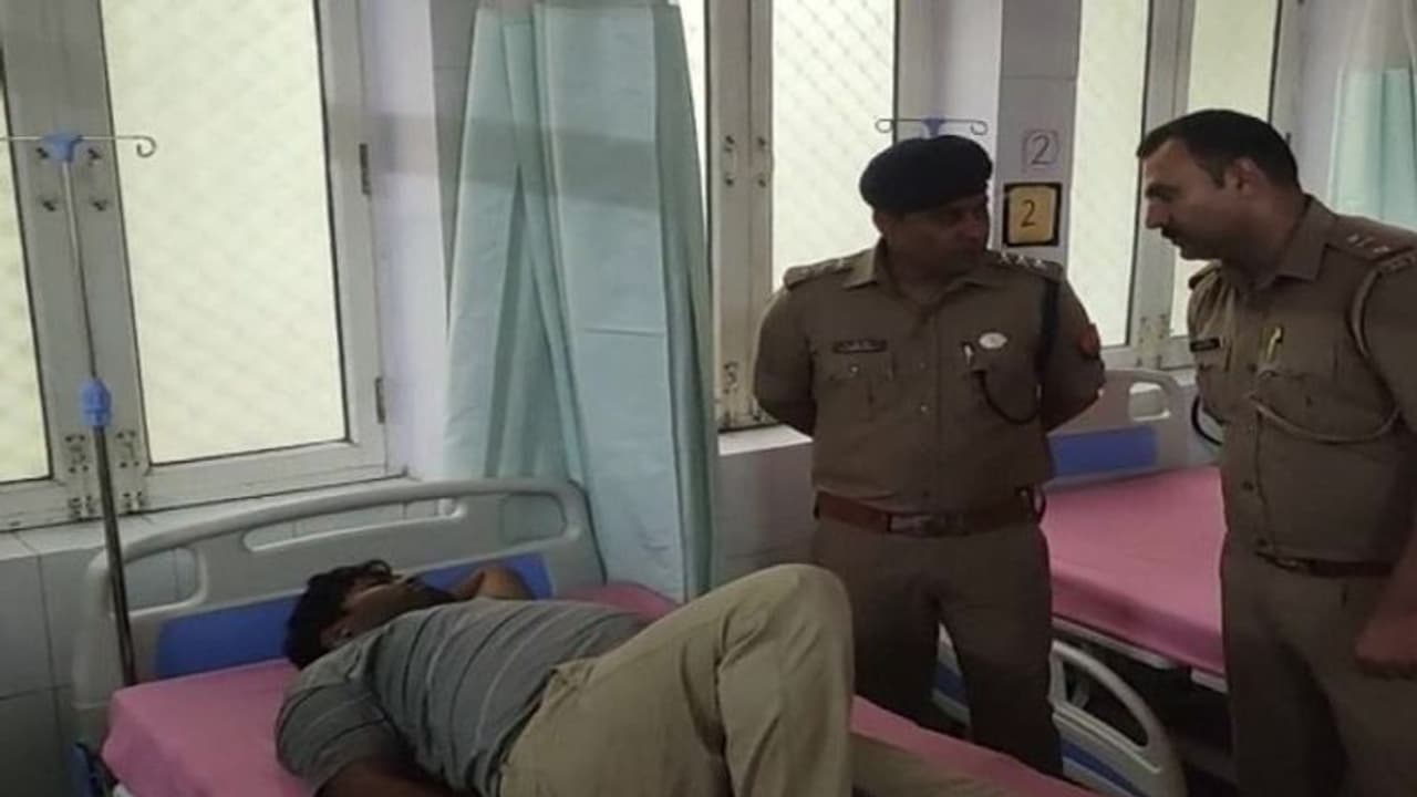 यूपी पुलिस पर गोली बरसाने वाला खनन माफिया गिरफ्तार, दिल्ली भागने की फिराक में था यूपी पुलिस पर गोली बरसाने वाला खनन माफिया गिरफ्तार, दिल्ली भागने की फिराक में था