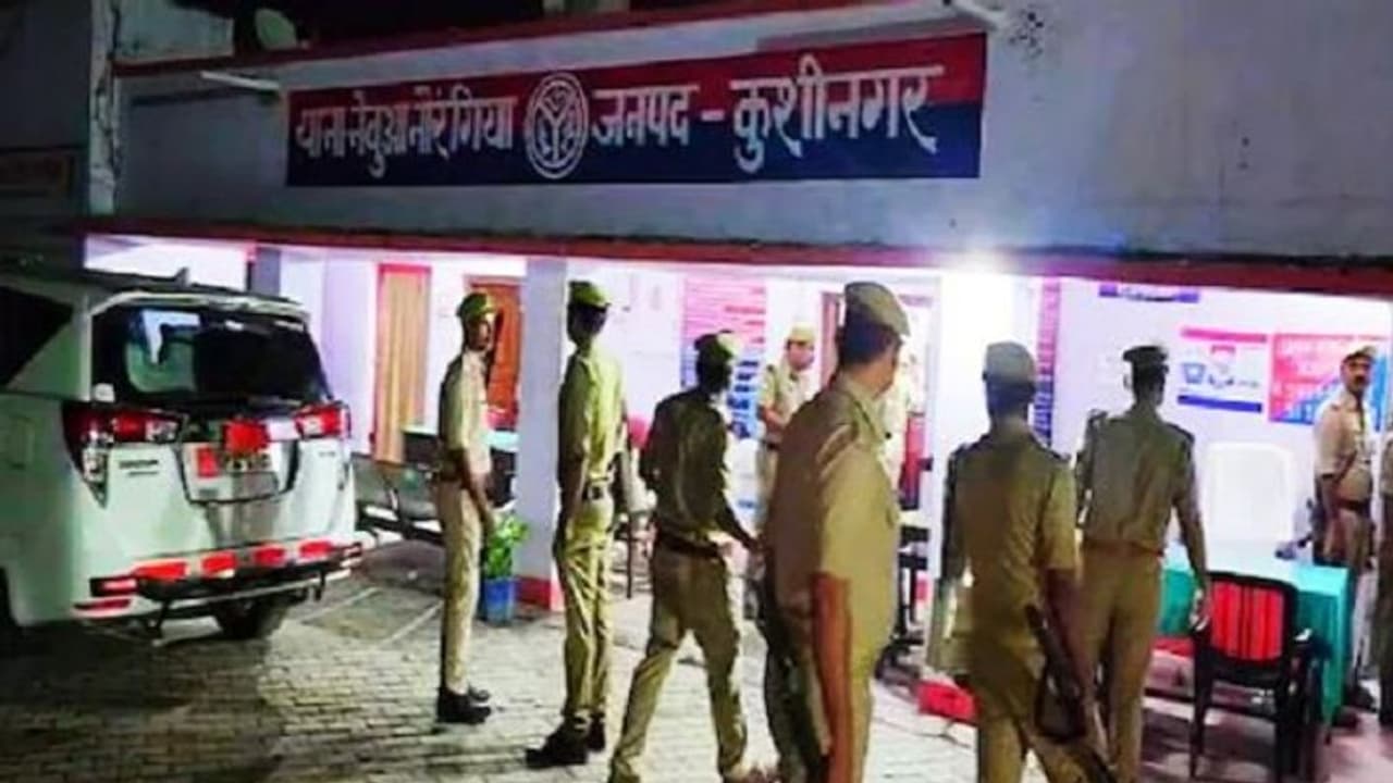 कुशीनगर: तीन युवकों ने मनचाही इच्छा के लिए रचा खौफनाक जाल, पूरा नहीं होने पर युवती के साथ किया ऐसा काम कुशीनगर: तीन युवकों ने मनचाही इच्छा के लिए रचा खौफनाक जाल, पूरा नहीं होने पर युवती के साथ किया ऐसा काम