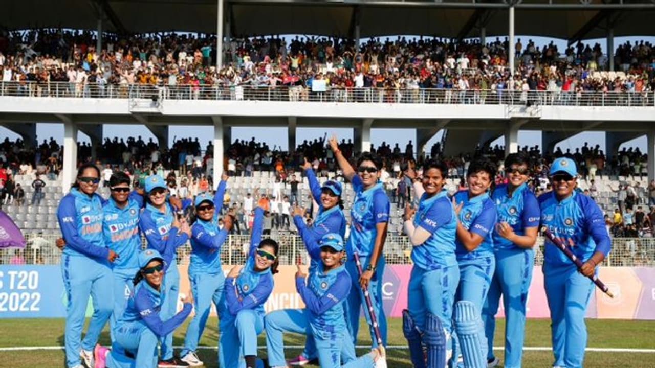 மகளிர் ஆசிய கோப்பை: ஃபைனலில் இலங்கையை வீழ்த்தி 7வது முறையாக ஆசிய கோப்பையை வென்றது இந்தியா மகளிர் ஆசிய கோப்பை: ஃபைனலில் இலங்கையை வீழ்த்தி 7வது முறையாக ஆசிய கோப்பையை வென்றது இந்தியா