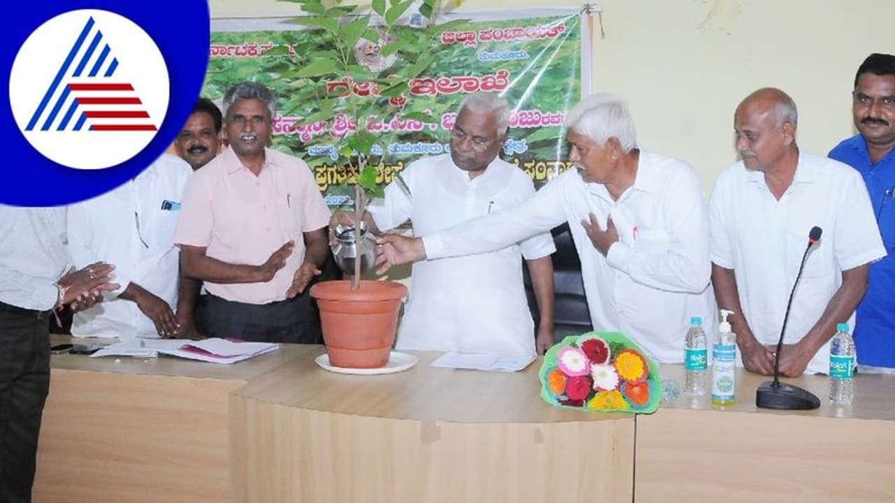 Tumakur : ಅಧಿಕಾರಿಗಳ ಜೊತೆ ಸೇತುವೆ ಪರಿಶೀಲಿಸಿದ ಸಂಸದ Tumakur : ಅಧಿಕಾರಿಗಳ ಜೊತೆ ಸೇತುವೆ ಪರಿಶೀಲಿಸಿದ ಸಂಸದ