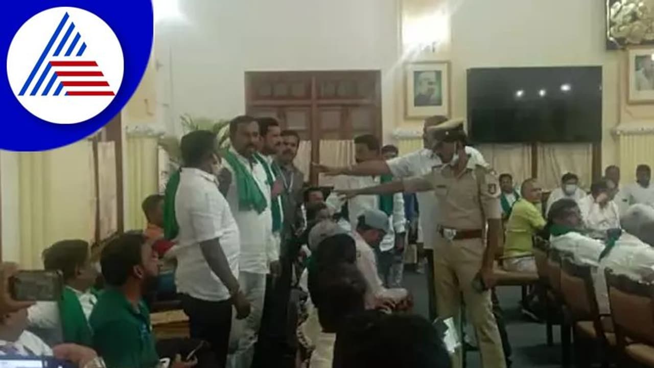 ಸರ್ಕಾರದ ಕಬ್ಬು ಸಭೆಗೆ ಕೋಡಿಹಳ್ಳಿ ಚಂದ್ರಶೇಖರ್‌: ರೈತರ ಆಕ್ರೋಶ