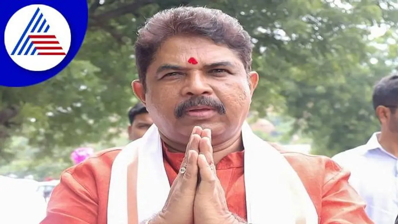 ಪ್ರಧಾನಿ ಮೋದಿ ಇನ್ನು 15 ದಿನಕ್ಕೊಮ್ಮೆ ರಾಜ್ಯಕ್ಕೆ ಬರುತ್ತಾರೆ: ಸಚಿವ ಅಶೋಕ್ ಪ್ರಧಾನಿ ಮೋದಿ ಇನ್ನು 15 ದಿನಕ್ಕೊಮ್ಮೆ ರಾಜ್ಯಕ್ಕೆ ಬರುತ್ತಾರೆ: ಸಚಿವ ಅಶೋಕ್