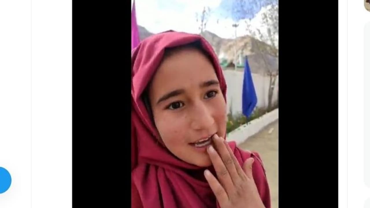 विराट कोहली की नन्हीं फैन की बैटिंग देखकर मुंह से निकला वाह! लद्दाख की फैनगर्ल बोली 'उनकी तरह बनना चाहती हूं'