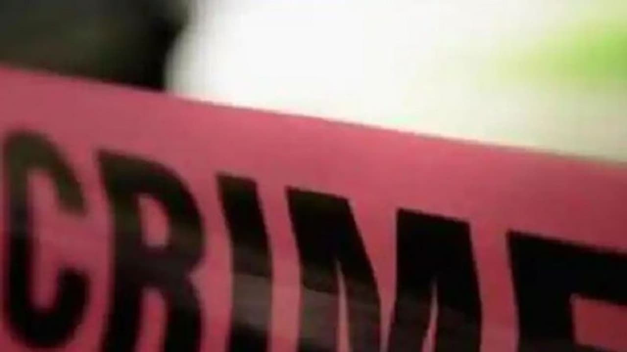 കാമുകനൊപ്പം നിൽക്കുന്നത് അച്ഛൻ കണ്ടതിന് പിന്നാലെ പെൺകുട്ടി ആത്മഹത്യ ചെയ്തു, കാമുകനെ പിതാവ് കൊലപ്പെടുത്തി കാമുകനൊപ്പം നിൽക്കുന്നത് അച്ഛൻ കണ്ടതിന് പിന്നാലെ പെൺകുട്ടി ആത്മഹത്യ ചെയ്തു, കാമുകനെ പിതാവ് കൊലപ്പെടുത്തി