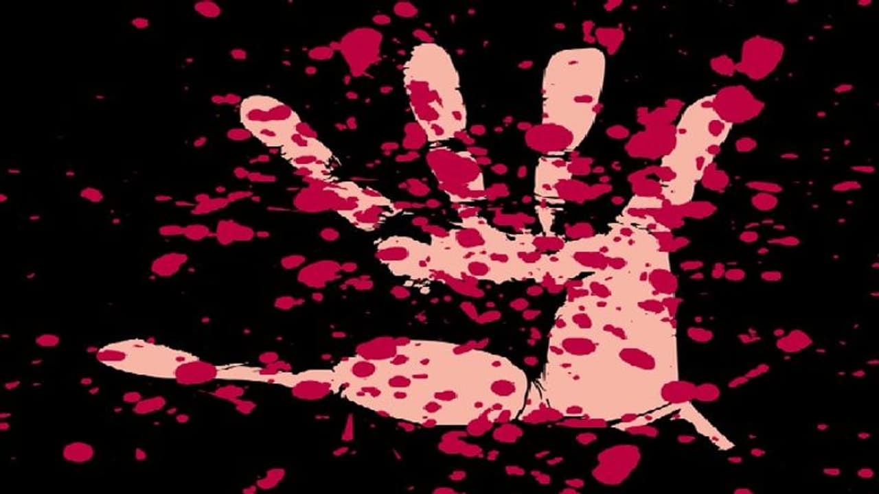 প্রকাশ্য রাস্তায় বয়ে যাচ্ছে টাটকা রক্ত! মেদিনীপুরের তমলুকে হাড়হিম করা ঘটনা প্রকাশ্য রাস্তায় বয়ে যাচ্ছে টাটকা রক্ত! মেদিনীপুরের তমলুকে হাড়হিম করা ঘটনা