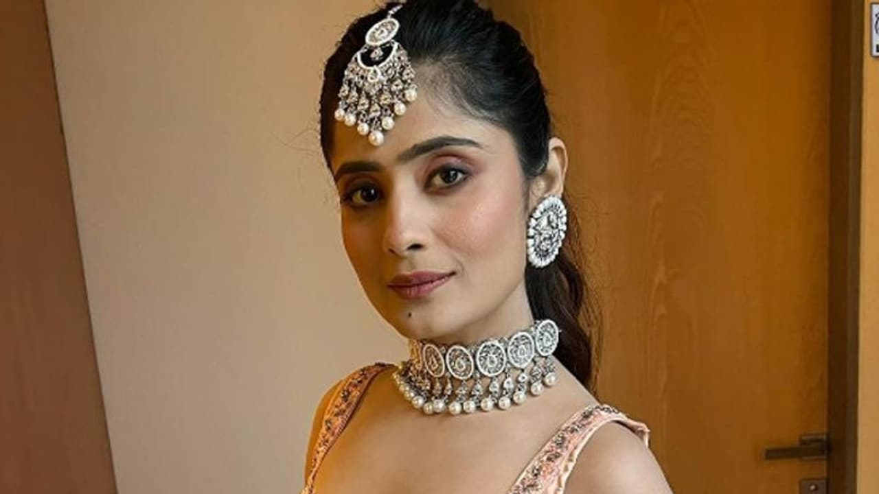 ఫిల్మ్ ఇండస్ట్రీలో మరో విషాదం, బుల్లితెర నటి వైశాలి ఠక్కర్ ఆత్మహత్య ఫిల్మ్ ఇండస్ట్రీలో మరో విషాదం, బుల్లితెర నటి వైశాలి ఠక్కర్ ఆత్మహత్య