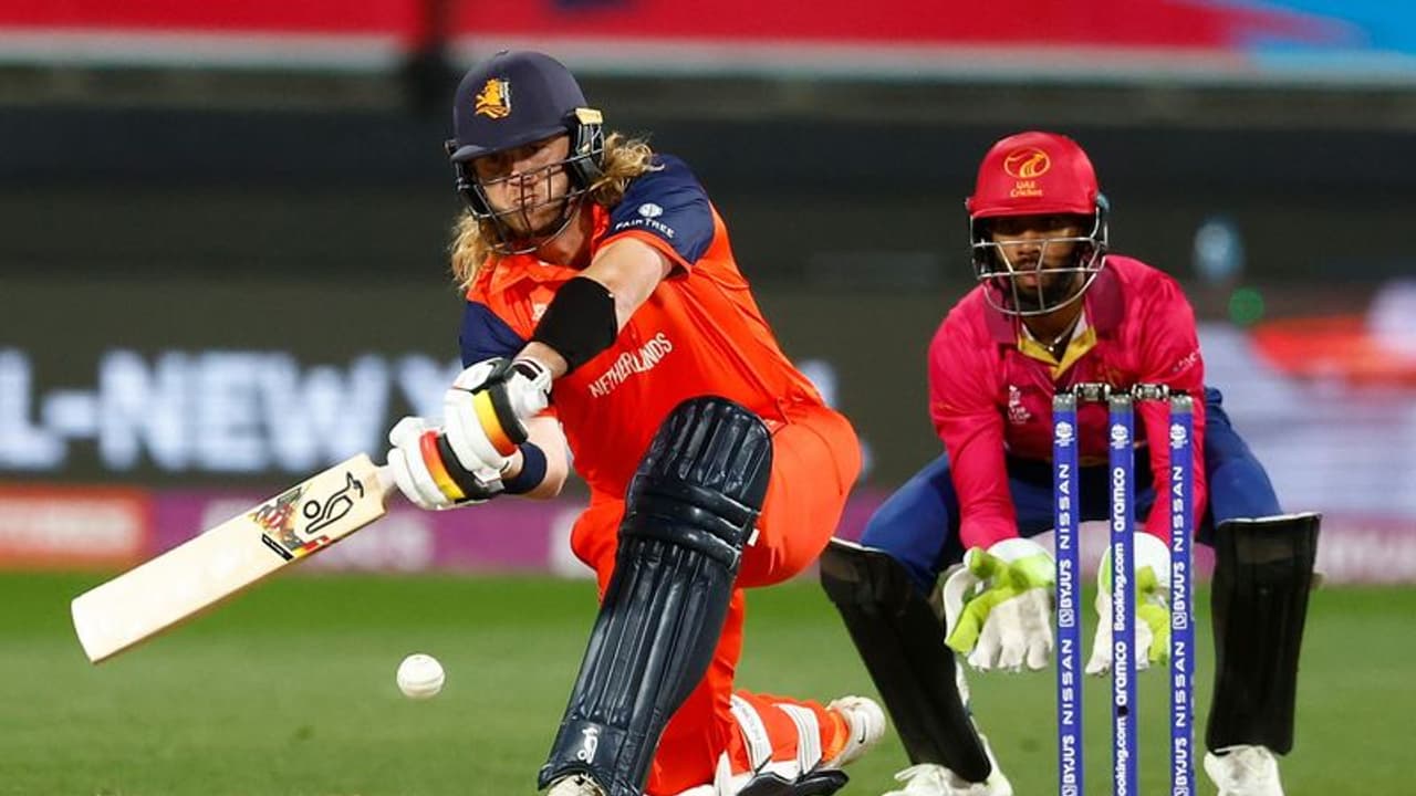 T20 World Cup: रोमांचक मुकाबले में नीदरलैंड ने यूएई को 3 विकेट से दी मात, बेस डी लीडे बने 'प्लेयर ऑफ द मैच' T20 World Cup: रोमांचक मुकाबले में नीदरलैंड ने यूएई को 3 विकेट से दी मात, बेस डी लीडे बने 'प्लेयर ऑफ द मैच'