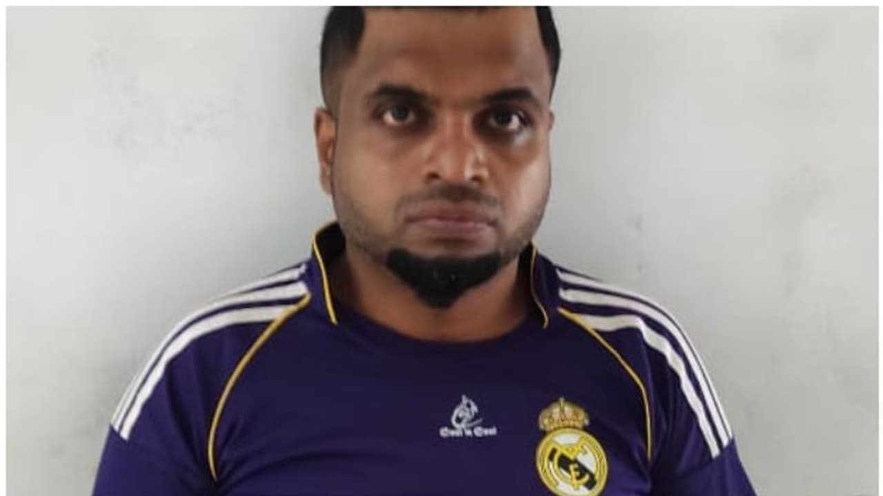 ചാത്തൻ സേവ പേരില് തട്ടിപ്പ്: മദ്രസ അധ്യാപകന്റെ വീട്ടിൽ നിന്ന് സ്വര്ണവും പണവും കവര്ന്ന പ്രതി പിടിയിൽ ചാത്തൻ സേവ പേരില് തട്ടിപ്പ്: മദ്രസ അധ്യാപകന്റെ വീട്ടിൽ നിന്ന് സ്വര്ണവും പണവും കവര്ന്ന പ്രതി പിടിയിൽ