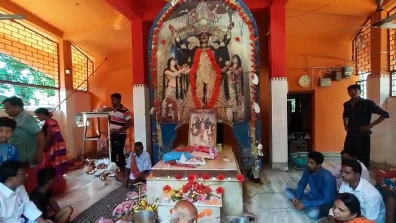 এখানে পুজো দিয়ে ডাকাতি করতে যেত দেবী চৌধুরানীর দল, আজও স্বমহিমায় রয়েছেন মালদহের কালীমাতা ঠাকুরানী