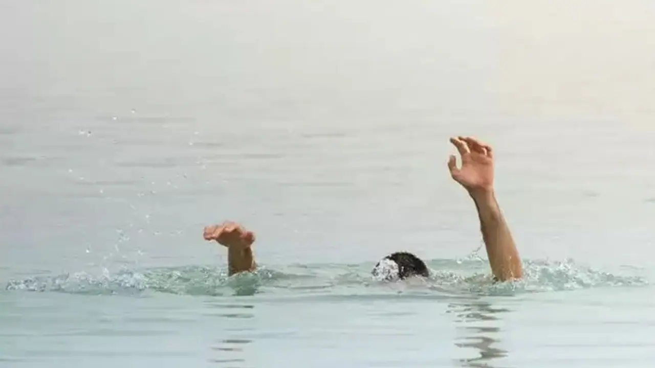 ஆற்றில் அடித்து செல்லப்பட புதுமண தம்பதி.. நீரில் மூழ்கி பலி… திருமணமான ஒரே மாதத்தில் சோகம்!!