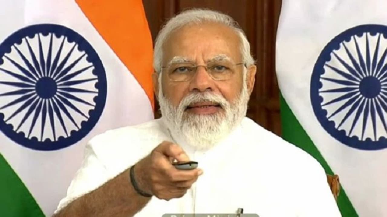 ভোটের গুজরাটে আয়ুষ্মান কার্ড বিলি প্রধানমন্ত্রী মোদীর, জানুন PMJAY MA যোজনার বিস্তারিত 