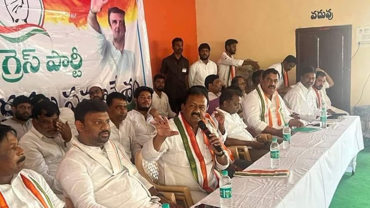 తెలంగాణ కలను సాకారం చేసింది కాంగ్రెస్.. భారత్ జోడో యాత్రను గ్రాండ్ సక్సెస్ చేయాలంటూ షబ్బీర్ అలీ పిలుపు తెలంగాణ కలను సాకారం చేసింది కాంగ్రెస్.. భారత్ జోడో యాత్రను గ్రాండ్ సక్సెస్ చేయాలంటూ షబ్బీర్ అలీ పిలుపు