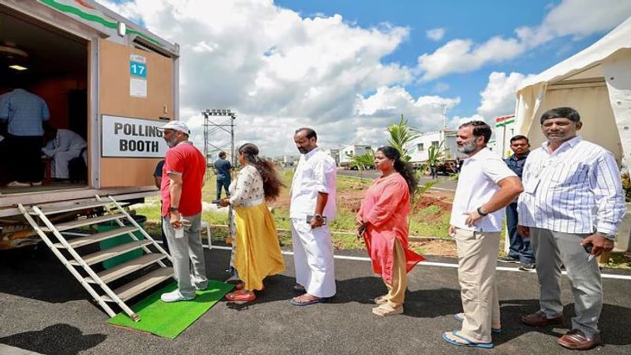 కాంగ్రెస్ పార్టీ అధ్యక్ష ఎన్నిక.. ముగిసిన పోలింగ్.. 19వ తేదీన తేలనున్న ఫలితం.. కాంగ్రెస్ పార్టీ అధ్యక్ష ఎన్నిక.. ముగిసిన పోలింగ్.. 19వ తేదీన తేలనున్న ఫలితం..