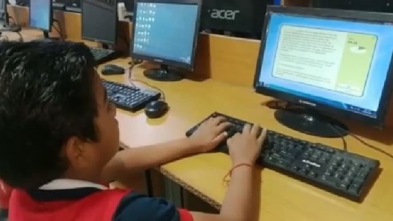 गॉड गिफ्ट: दूसरी कक्षा में पढऩे वाले बच्चे ने दी सरकारी परीक्षा, माइंड देखकर चौंक जाते हैं बड़े बड़े ऑफिसर गॉड गिफ्ट: दूसरी कक्षा में पढऩे वाले बच्चे ने दी सरकारी परीक्षा, माइंड देखकर चौंक जाते हैं बड़े बड़े ऑफिसर