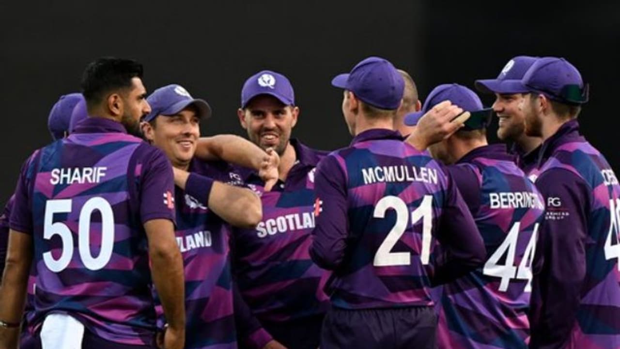 വെസ്റ്റ് ഇന്‍ഡീസിനും പണി കിട്ടി; മുന്‍ ചാമ്പ്യന്‍മാരെ അട്ടിമറിച്ച് സ്കോട്‌ലന്‍ഡ് 