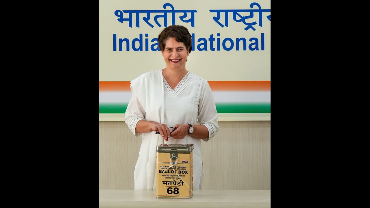 भाई राहुल के तर्ज पर बहन प्रियंका गांधी भी निकालेंगी मार्च, महिलाओं के साथ करेंगी पैदल यात्रा