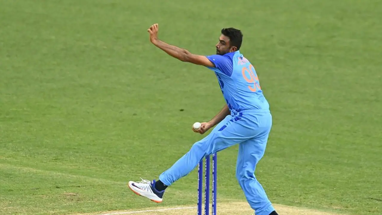 অশ্বিনের বুদ্ধির তুলনা নেই, প্রশংসায় বিরাট অশ্বিনের বুদ্ধির তুলনা নেই, প্রশংসায় বিরাট