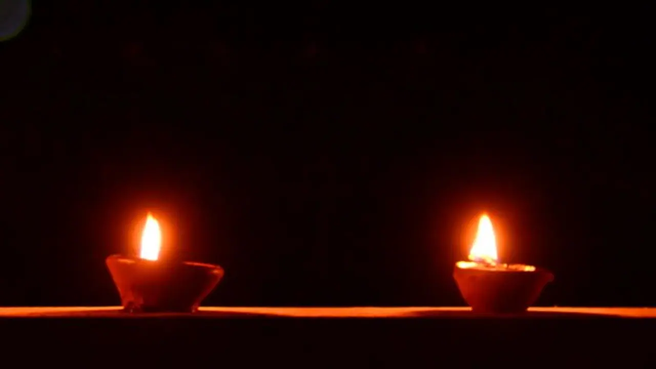 Diwali 2022: दीपावली की रात श्मशान सहित इन 4 जगहों पर भी लगाएं दीपक, इसके पीछे है बहुत खास वजह Diwali 2022: दीपावली की रात श्मशान सहित इन 4 जगहों पर भी लगाएं दीपक, इसके पीछे है बहुत खास वजह