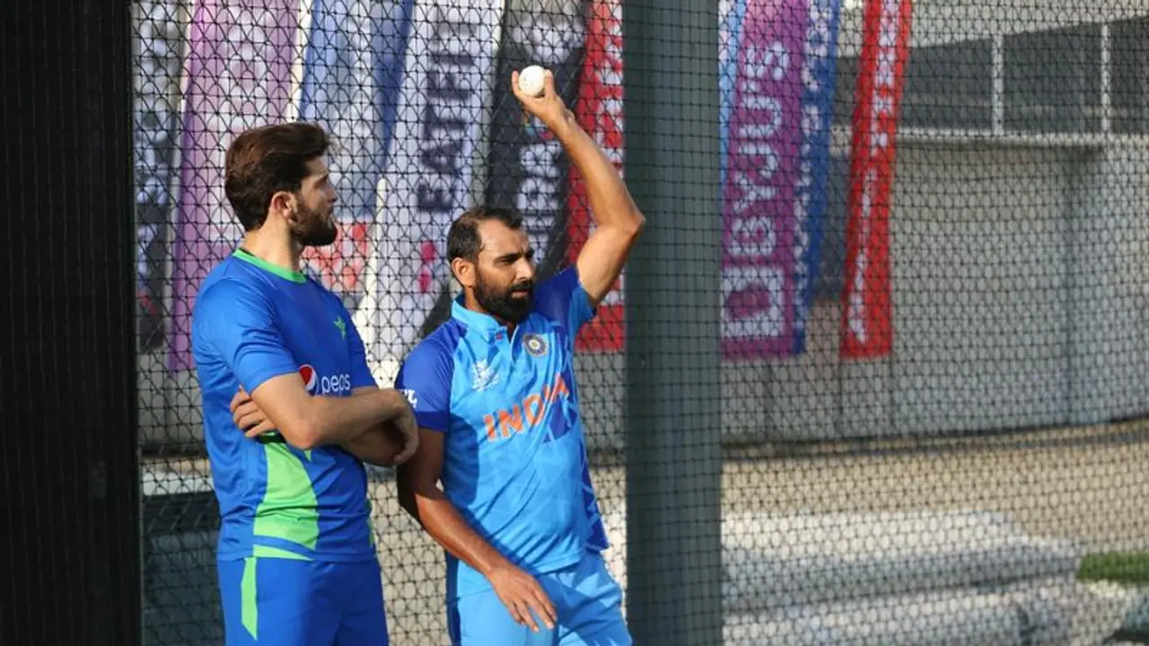 ஷமி Bhai, உங்களோட சீம் பவுலிங்கிற்கு நான் பெரிய ரசிகன்.! ஷாஹீன் அஃப்ரிடி ஷமி உரையாடல்.. வைரல் வீடியோ ஷமி Bhai, உங்களோட சீம் பவுலிங்கிற்கு நான் பெரிய ரசிகன்.! ஷாஹீன் அஃப்ரிடி ஷமி உரையாடல்.. வைரல் வீடியோ