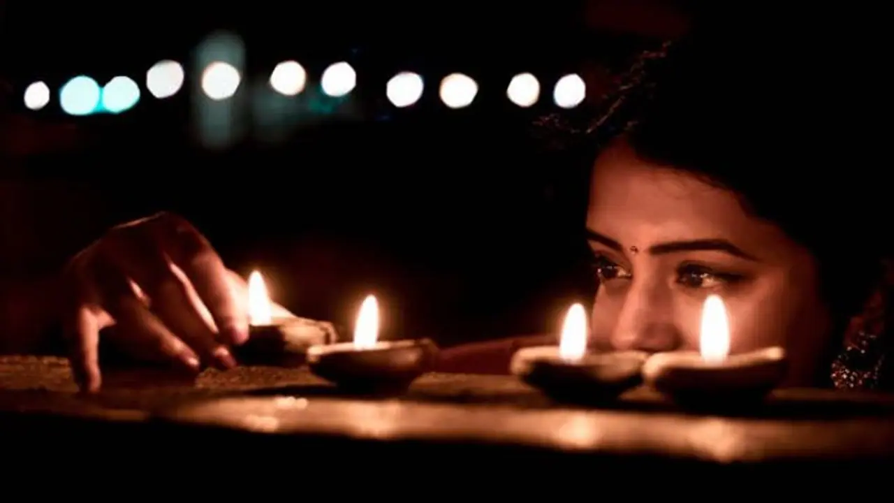 দীপাবলির সময়ে বাড়ি পরিষ্কার করতে গিয়ে যদি এই জিনিসগুলি পান, সৌভাগ্য আসবে পরিবারে দীপাবলির সময়ে বাড়ি পরিষ্কার করতে গিয়ে যদি এই জিনিসগুলি পান, সৌভাগ্য আসবে পরিবারে