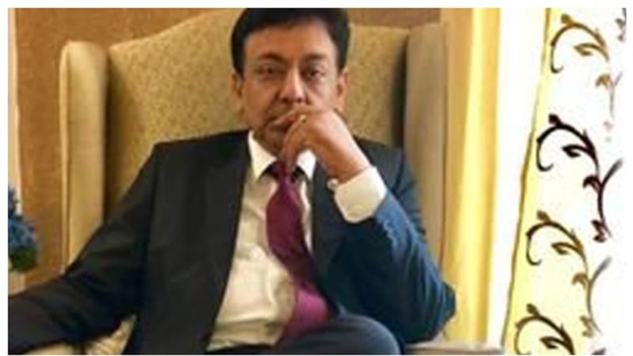 കൂട്ടബലാത്സംഗ കേസിൽ പ്രതി ചേര്ത്തു, ജിതേന്ദര് നരെയ്ന് സസ്പെന്ഷന് കൂട്ടബലാത്സംഗ കേസിൽ പ്രതി ചേര്ത്തു, ജിതേന്ദര് നരെയ്ന് സസ്പെന്ഷന്