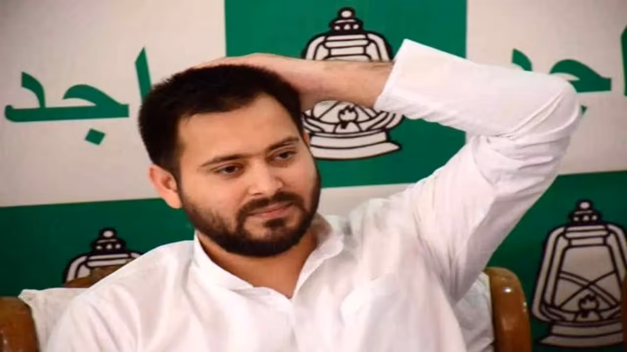 मुश्किल में तेजस्वी, CBI की IRCTC घोटाले में जमानत खारिज कराने की अर्जी पर कोर्ट में होंगे पेश मुश्किल में तेजस्वी, CBI की IRCTC घोटाले में जमानत खारिज कराने की अर्जी पर कोर्ट में होंगे पेश