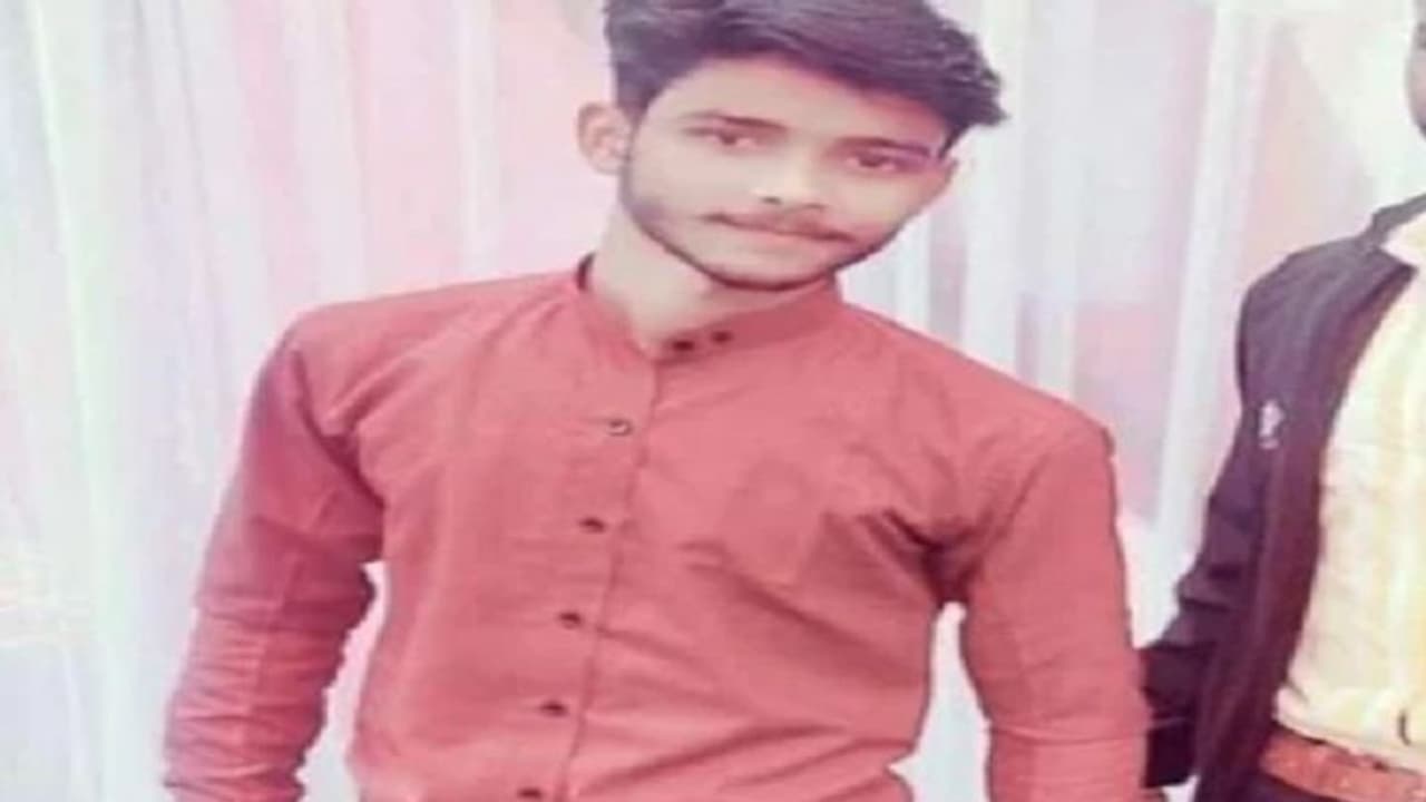 मुजफ्फरनगर: दोस्त की गर्लफ्रेंड से बात करने पर मिली दर्दनाक सजा, आरोपी ने साथी के साथ मिलकर दिया घटना को अंजाम मुजफ्फरनगर: दोस्त की गर्लफ्रेंड से बात करने पर मिली दर्दनाक सजा, आरोपी ने साथी के साथ मिलकर दिया घटना को अंजाम