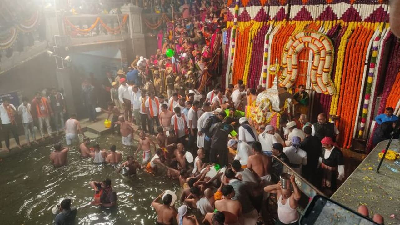 ತಲಕಾವೇರಿ ತೀರ್ಥೋದ್ಭವ: ಕಣ್ತುಂಬಿಕೊಂಡ ಭಕ್ತ ಗಣ