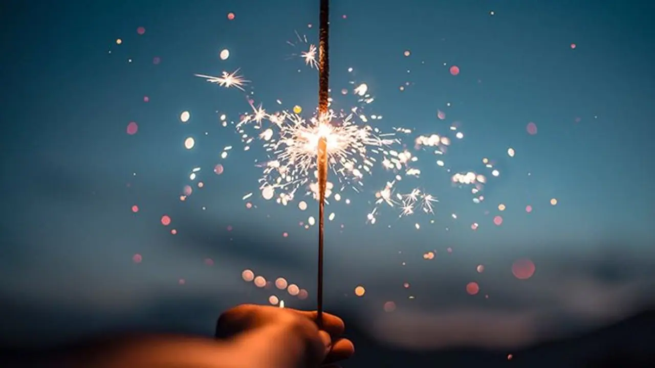 ಪಟಾಕಿ ದುಬಾರಿ : ಅಂಗಡಿಗಳು ಖಾಲಿ ಖಾಲಿ ಪಟಾಕಿ ದುಬಾರಿ : ಅಂಗಡಿಗಳು ಖಾಲಿ ಖಾಲಿ