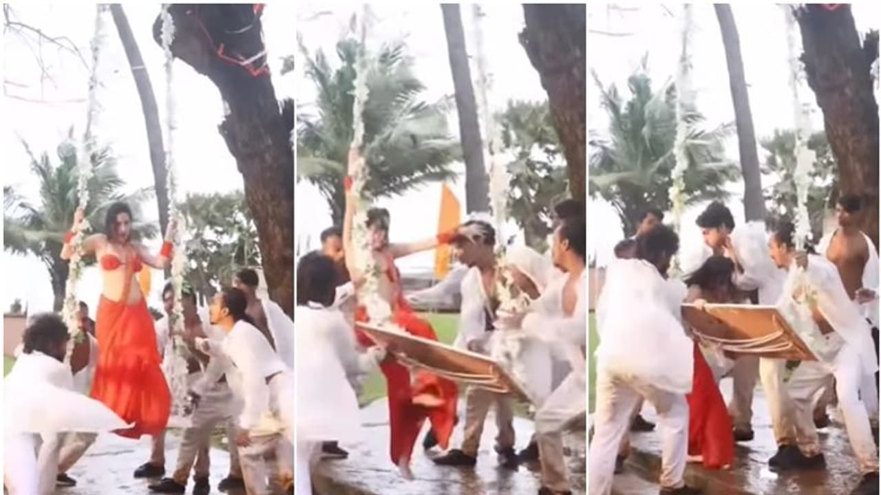 ಉಯ್ಯಾಲೆ ಮೇಲೆ ವಯ್ಯಾರ ಮಾಡಿ ಕೆಳಗೆ ಬಿದ್ದ ನಟಿ ಉರ್ಫಿ; ವಿಡಿಯೋ ವೈರಲ್ ಉಯ್ಯಾಲೆ ಮೇಲೆ ವಯ್ಯಾರ ಮಾಡಿ ಕೆಳಗೆ ಬಿದ್ದ ನಟಿ ಉರ್ಫಿ; ವಿಡಿಯೋ ವೈರಲ್