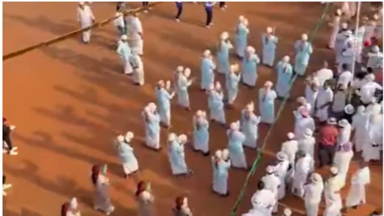 നബിദിന റാലിയിൽ താരങ്ങളായി ഉപ്പാപ്പമാർ, താളത്തിനൊത്ത് അറബന മുട്ട്; വൈറൽ