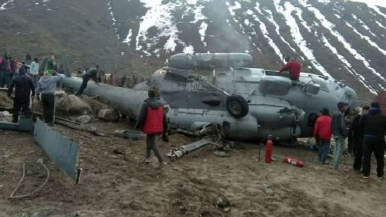 Helicopter Crash: पहले भी कई बार उत्तराखंड में क्रैश हुआ है हेलीकॉप्टर, जानिए अब तक कितने हो चुके हैं हादसे Helicopter Crash: पहले भी कई बार उत्तराखंड में क्रैश हुआ है हेलीकॉप्टर, जानिए अब तक कितने हो चुके हैं हादसे