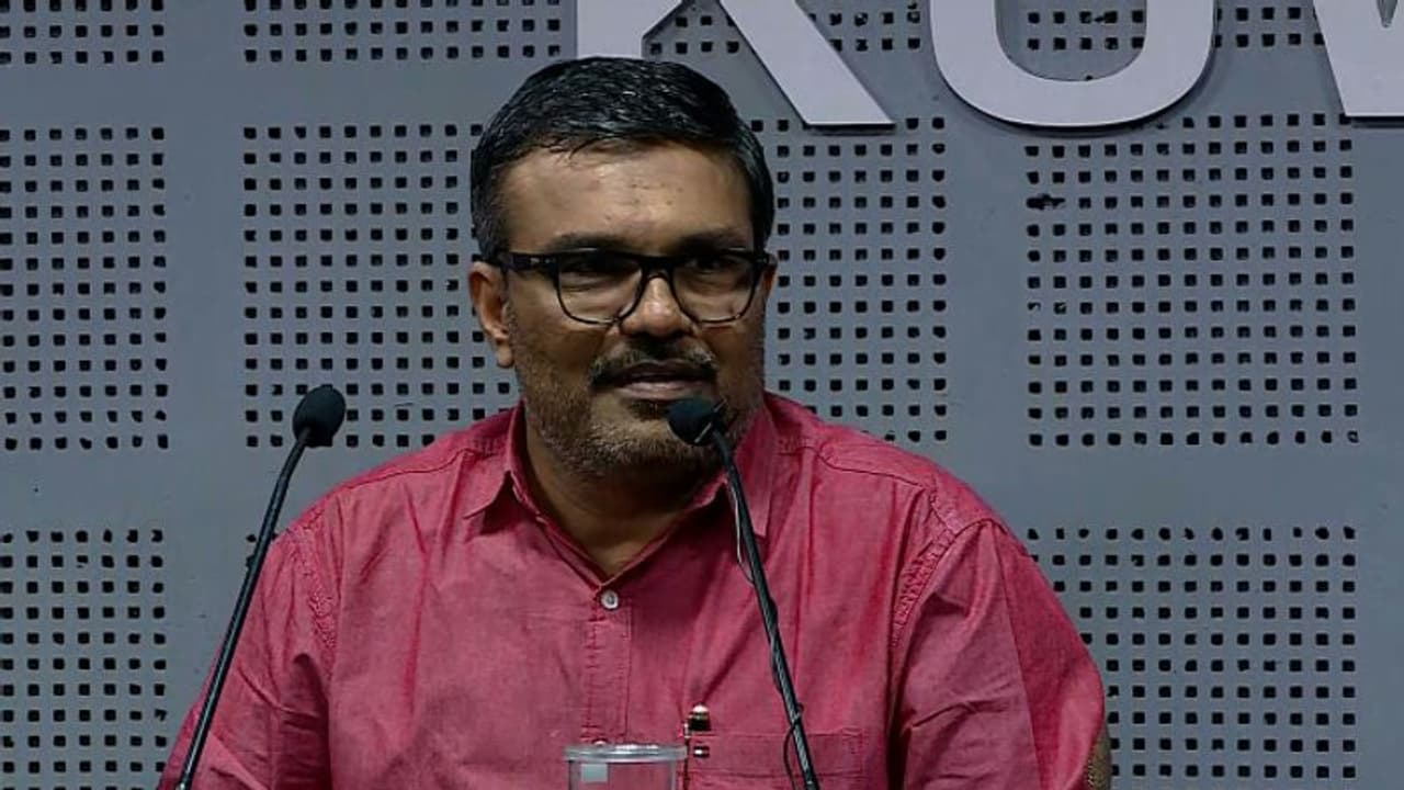 'ലഹരിവിരുദ്ധ ദീപം കൊറോണക്കെതിരെ പാത്രം കൊട്ടിയതുപോലെ', എം ബി രാജേഷിനെതിരെ സിപിഎം ലോക്കൽ കമ്മിറ്റിയംഗം