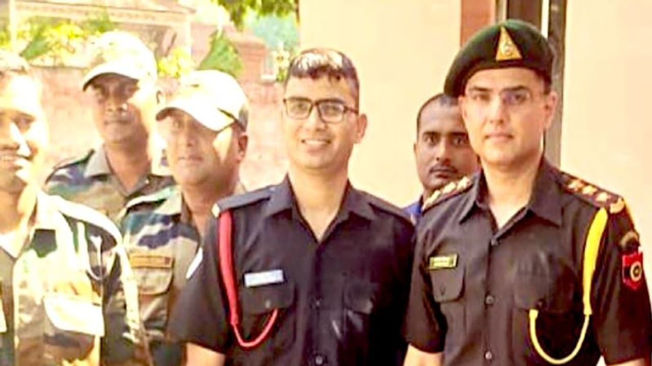 दिल्ली में नए रंग रूप में नजर आए सचिन पायलट, सोशल मीडिया में किया पोस्ट, यूज़र बोले वाह... जच रहे हो दिल्ली में नए रंग रूप में नजर आए सचिन पायलट, सोशल मीडिया में किया पोस्ट, यूज़र बोले वाह... जच रहे हो