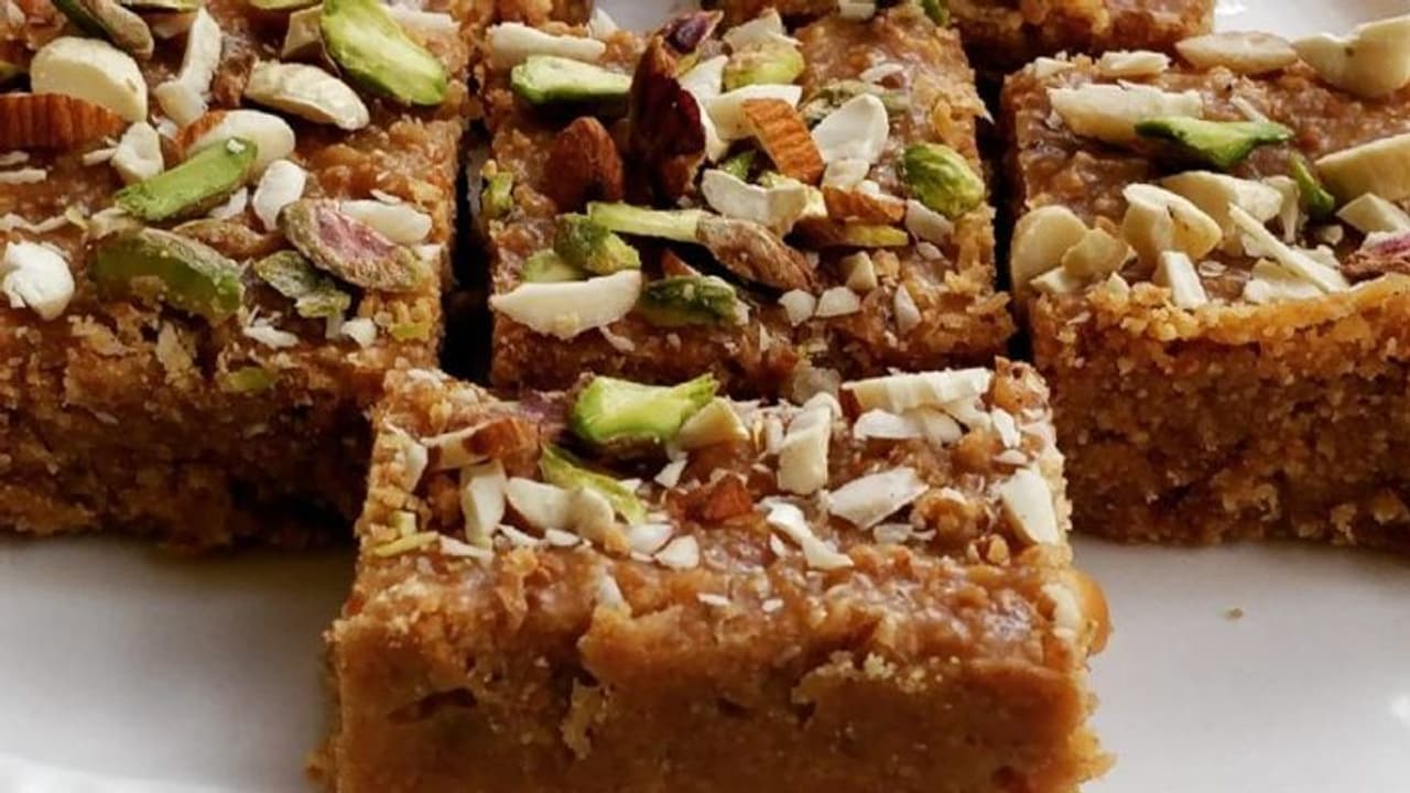 இந்த தீபவளிக்கு டபுள் லேயர் சாக்கோ பீனட் பர்ஃபி ! செய்யலாம் வாங்க! இந்த தீபவளிக்கு டபுள் லேயர் சாக்கோ பீனட் பர்ஃபி ! செய்யலாம் வாங்க!