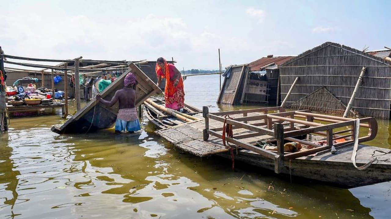 Monsoon Returns: दिवाली गीली कर सकता है मानसून,ओडिशा पर एक नए चक्रवात का खतरा मंडराया Monsoon Returns: दिवाली गीली कर सकता है मानसून,ओडिशा पर एक नए चक्रवात का खतरा मंडराया