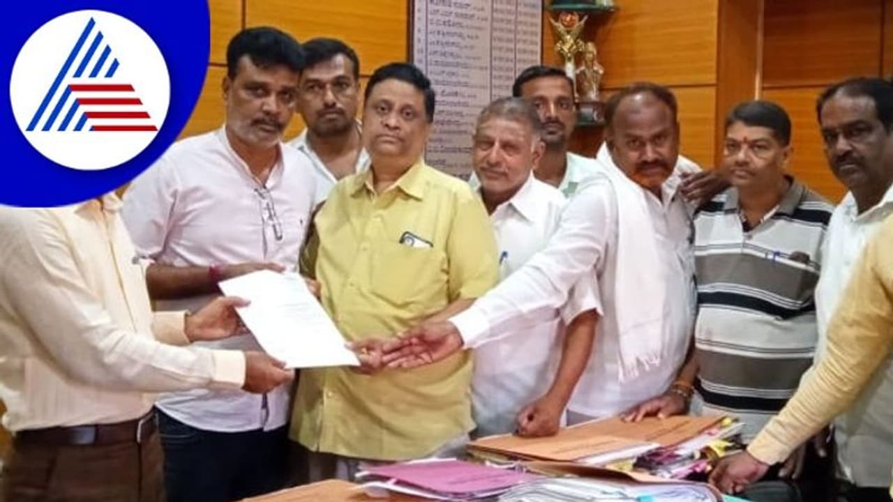 ನೀಲಕಂಠೇಶ್ವರ ದೇವಾಲಯದಲ್ಲಿರುವ ಮುರುಘಾಶ್ರೀ ಫೋಟೊ ತೆರವುಗೊಳಿಸಿ 