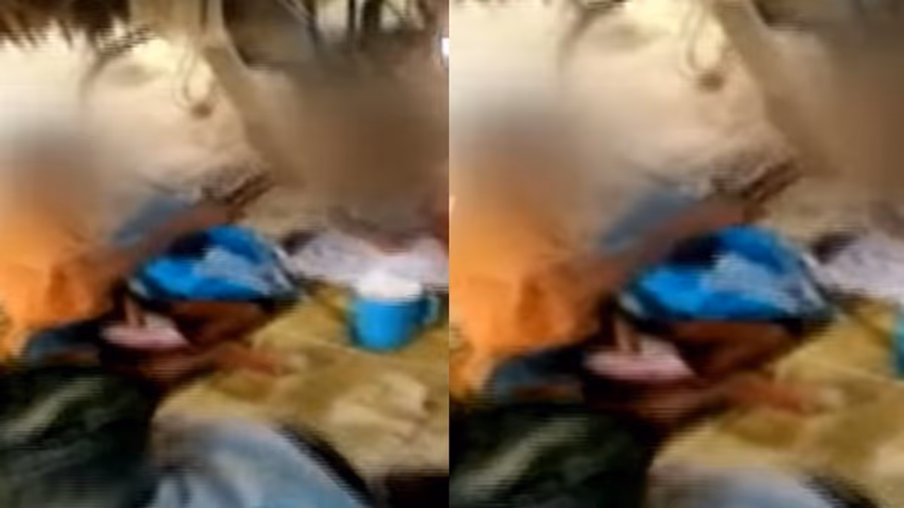 கொட்டகை அமைத்து மது விற்பனை செய்யும் சிறுவன்.. வைரலாகும் வீடியோவால் அதிர்ச்சி..! கொட்டகை அமைத்து மது விற்பனை செய்யும் சிறுவன்.. வைரலாகும் வீடியோவால் அதிர்ச்சி..!