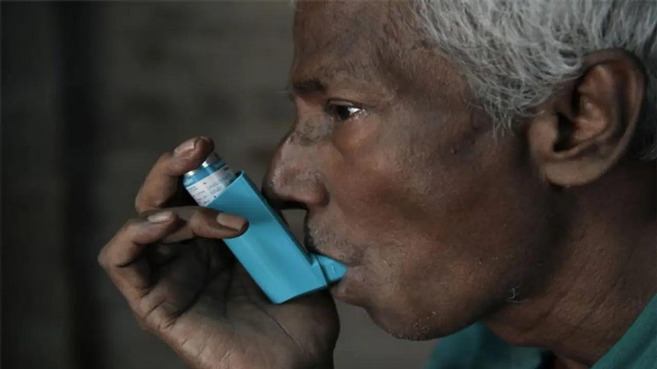 Diwali Tips: पटाखों से होने वाले प्रदूषण से बचाव के लिए अस्थमा रोगी आज से ही अपना लें ये नुस्खे Diwali Tips: पटाखों से होने वाले प्रदूषण से बचाव के लिए अस्थमा रोगी आज से ही अपना लें ये नुस्खे