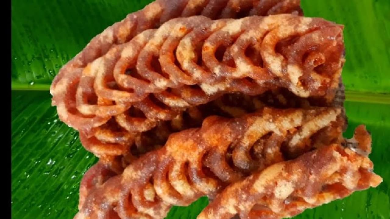 இந்த தீபாவளிக்கு பாரம்பரியமான கருப்பட்டி சீனி மிட்டாய் செய்யலாம் வாங்க! இந்த தீபாவளிக்கு பாரம்பரியமான கருப்பட்டி சீனி மிட்டாய் செய்யலாம் வாங்க!