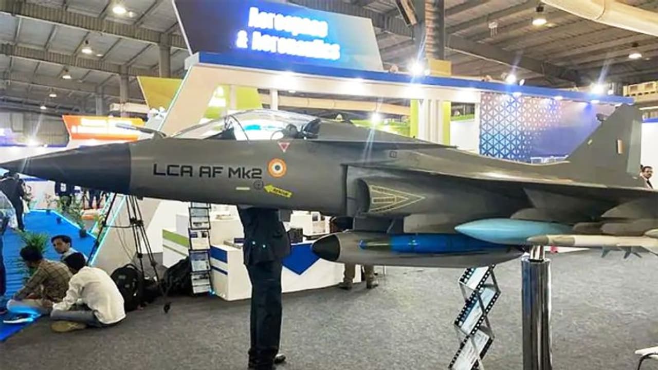 पुराने लड़ाकू विमानों को जल्द रिप्लेस करेगा Mk2, प्रोजेक्ट डायरेक्टर वी मधुसूदन ने बताई विमान की खूबियां पुराने लड़ाकू विमानों को जल्द रिप्लेस करेगा Mk2, प्रोजेक्ट डायरेक्टर वी मधुसूदन ने बताई विमान की खूबियां